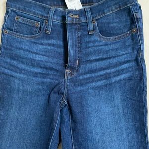 High rise skinny jeans in Rinse wash! NWT.
